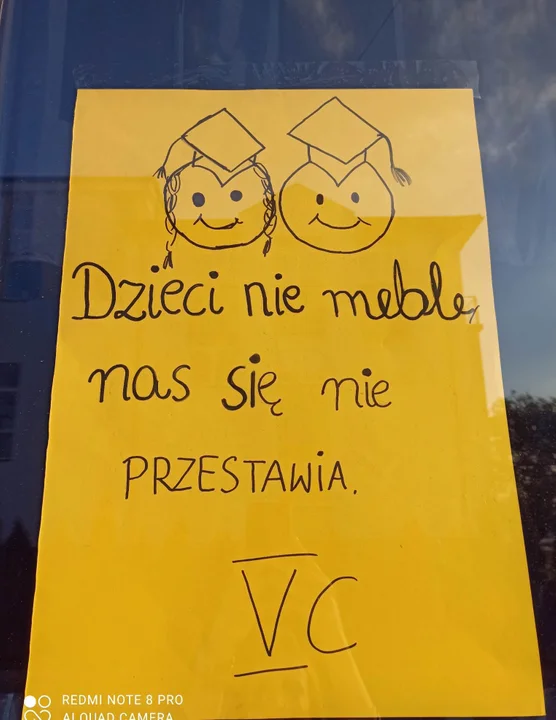 Uczniowie: Nakazom pana wójta mówimy NIE. Wójt Cycowa mówi NIE finansowaniu oświaty jak dotąd - Zdjęcie główne