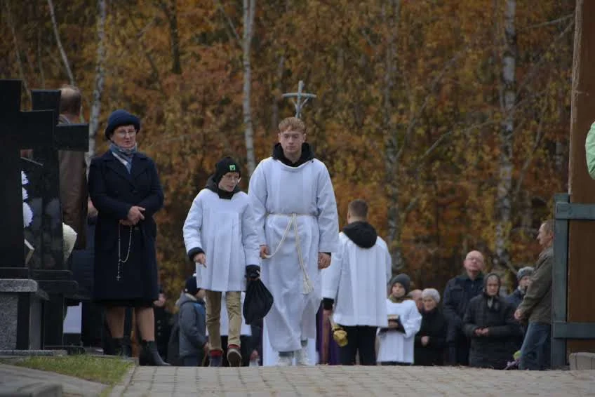 Uroczystości 1 listopada na cmentarzu w Szczałbie (ZDJĘCIA)