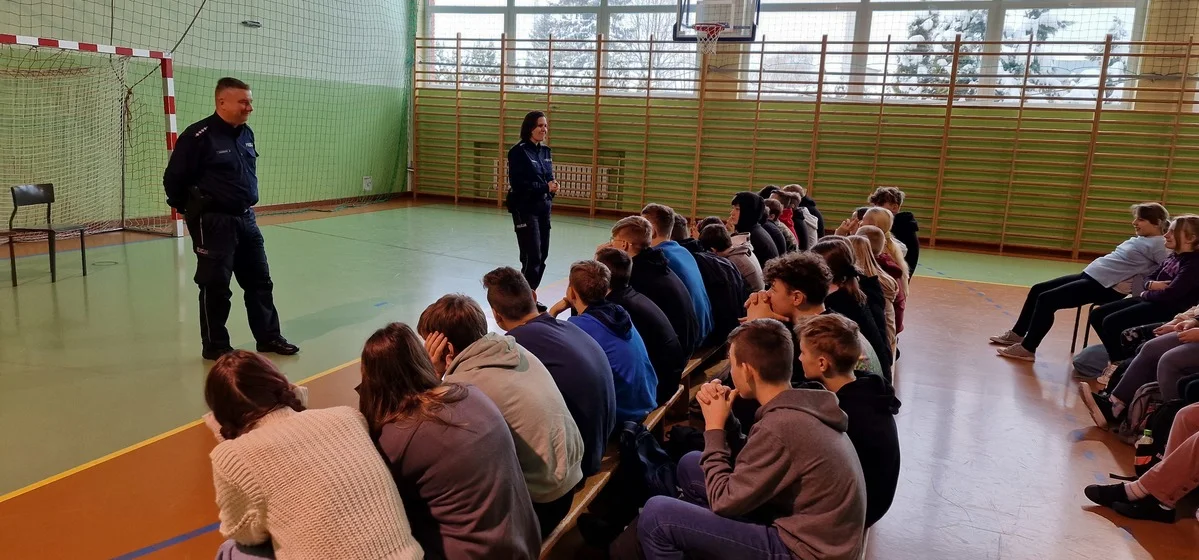 Łaziska: Policjanci z wizytą w szkole