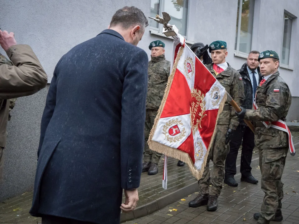 Lublin: Nowy mural szpitala wojskowego. Minister obrony narodowej odsłonił malowidło