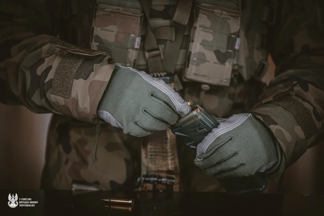 Karabinki GROT w rękach lubelskich terytorialsów. Strzelcy szkolą się regularnie