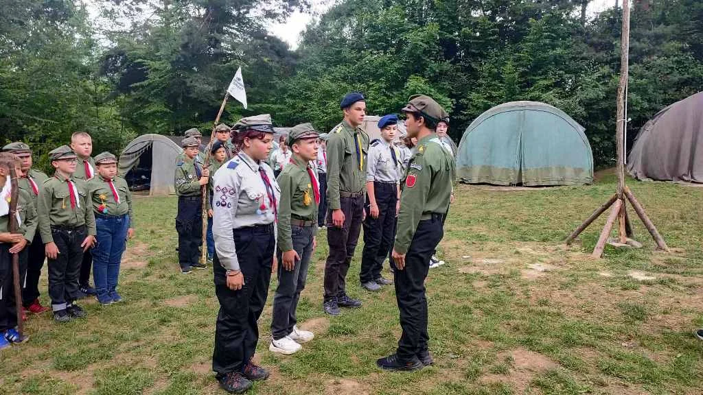 Zdobywali górskie szczyty, świętowali rocznicę wybuchu Powstania Warszawskiego. Harcerze na obozie w Zarzeczu - Zdjęcie główne