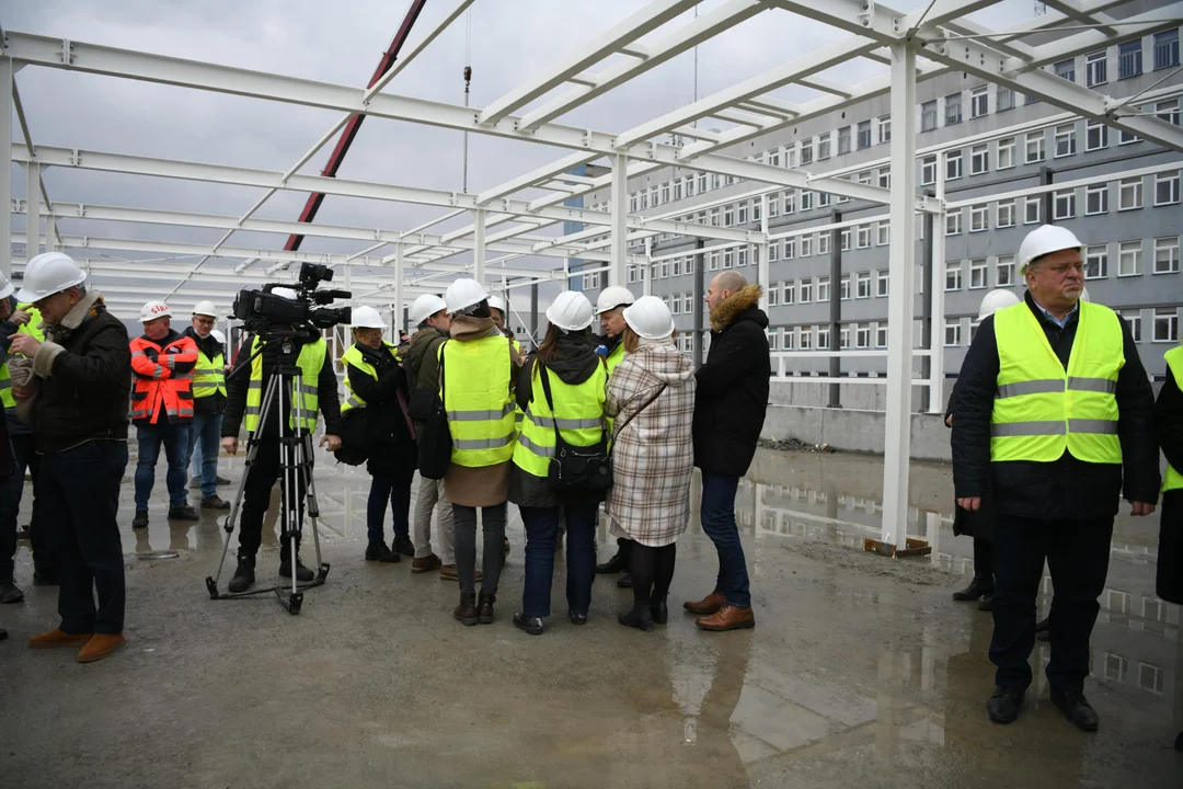 Lublin: Szpital przy al. Kraśnickiej buduje i remontuje. Powstaje blok "R"