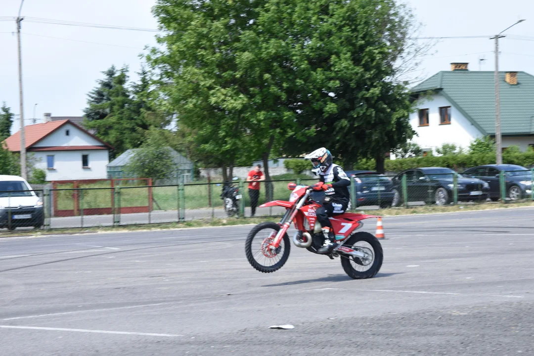 Motocykliści opanowali Łuków. Część I