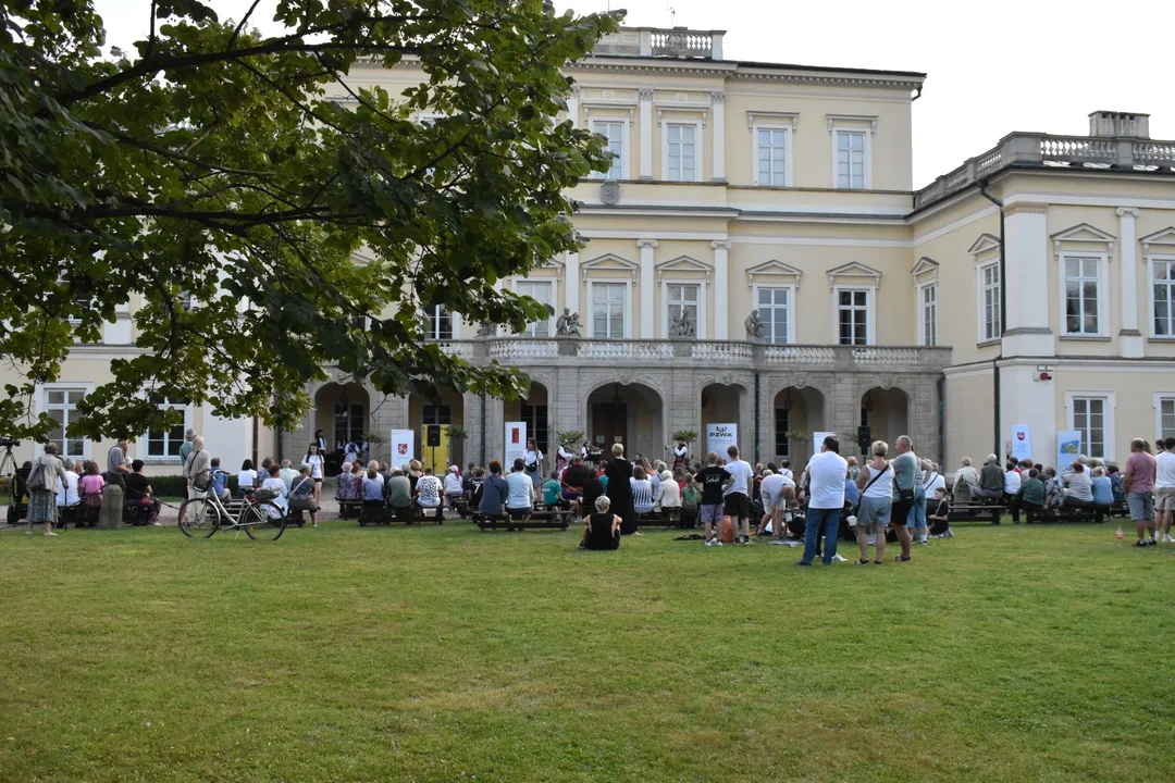 Za nami 3 dzień Międzynarodowego Festiwalu Folklorystycznego. Zobacz fotorelację prosto ze Skweru Niepodległości