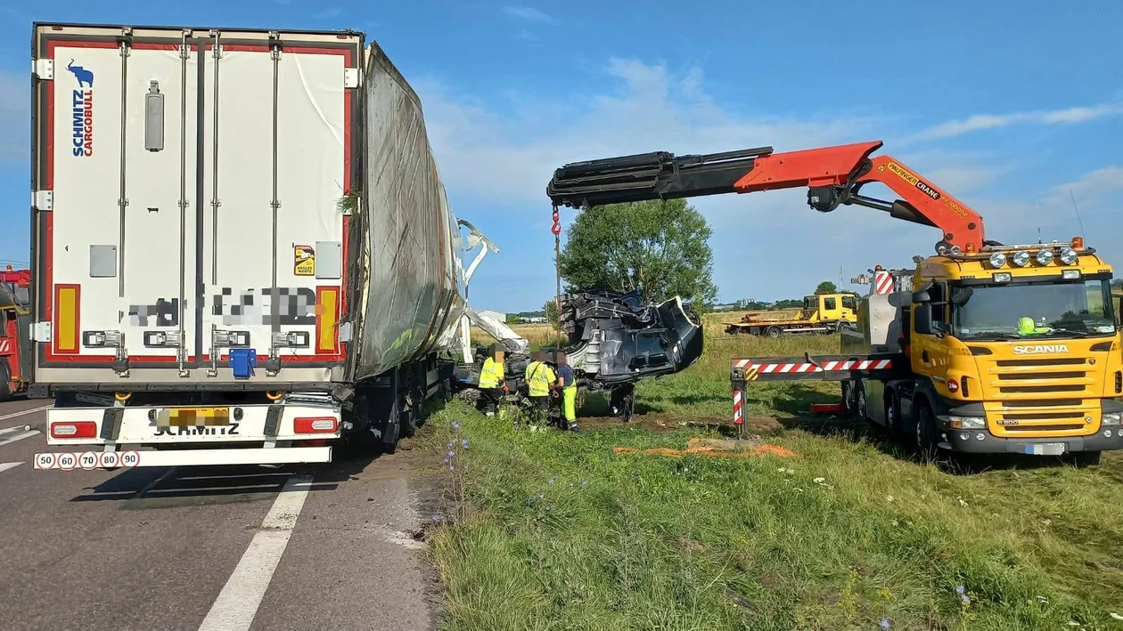 Międzyrzec Podlaski: Tragiczny wypadek na skrzyżowaniu. Nie żyje jedna osoba