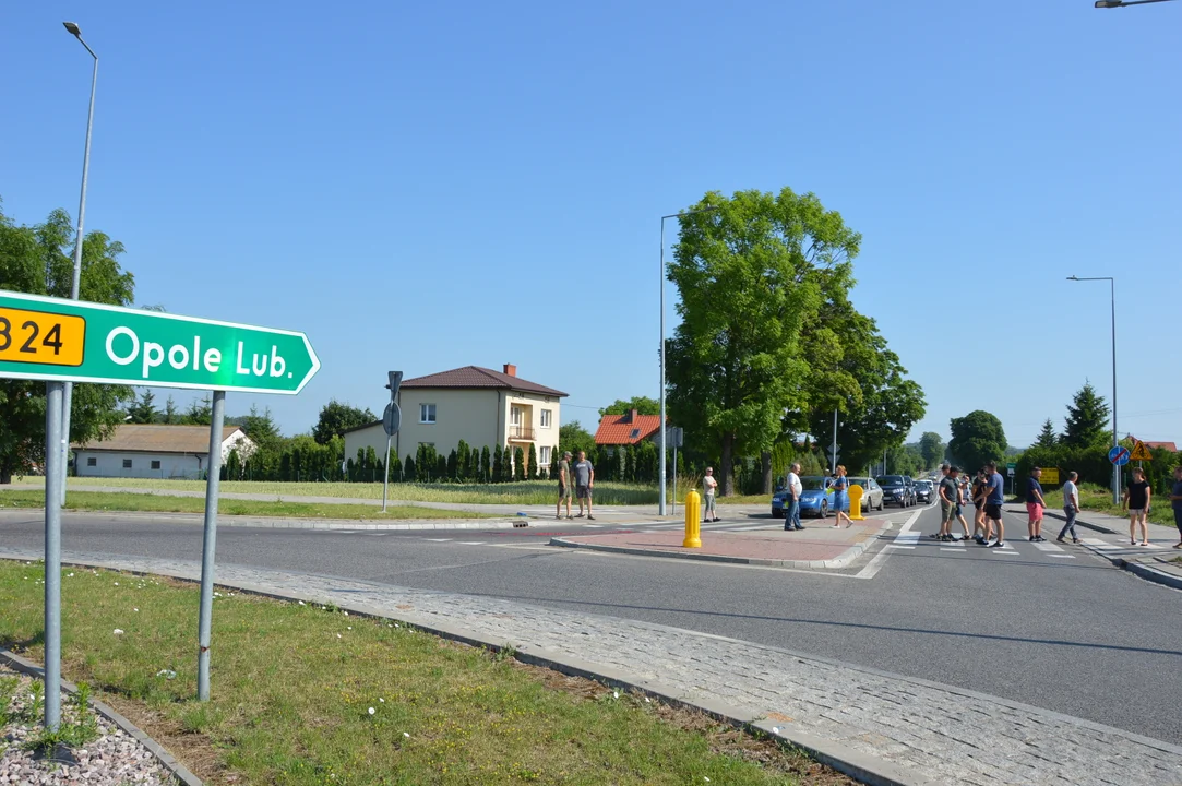 Poniedziałkowa akcja protestacyjna producentów malin w Opolu Lubelskim