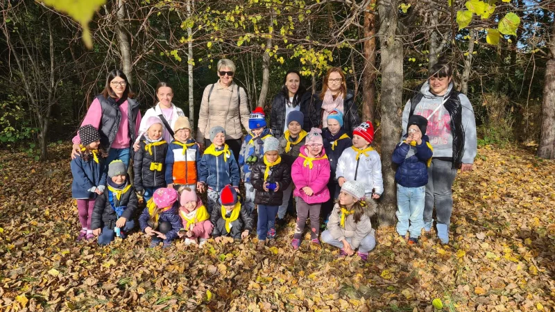 Przedszkole nr 1 w Lubartowie na Rajdzie Przedszkolaków. Zwiedzali "Zielony Dół" (zdjęcia) - Zdjęcie główne