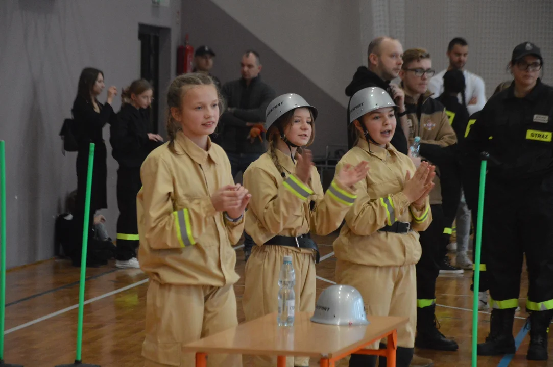 Halowe młodzieżowe zawody sportowo-pożarnicze w Górze Puławskiej