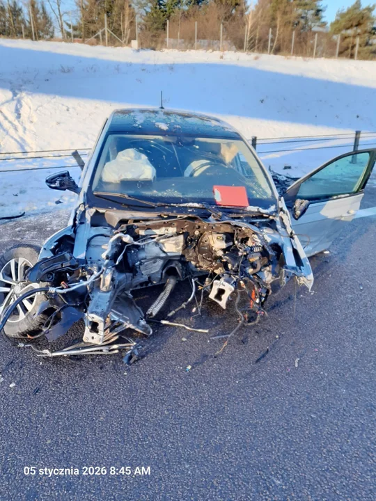 Wypadek na ekspresówce. Jedna osoba w szpitalu, droga zablokowana - Zdjęcie główne