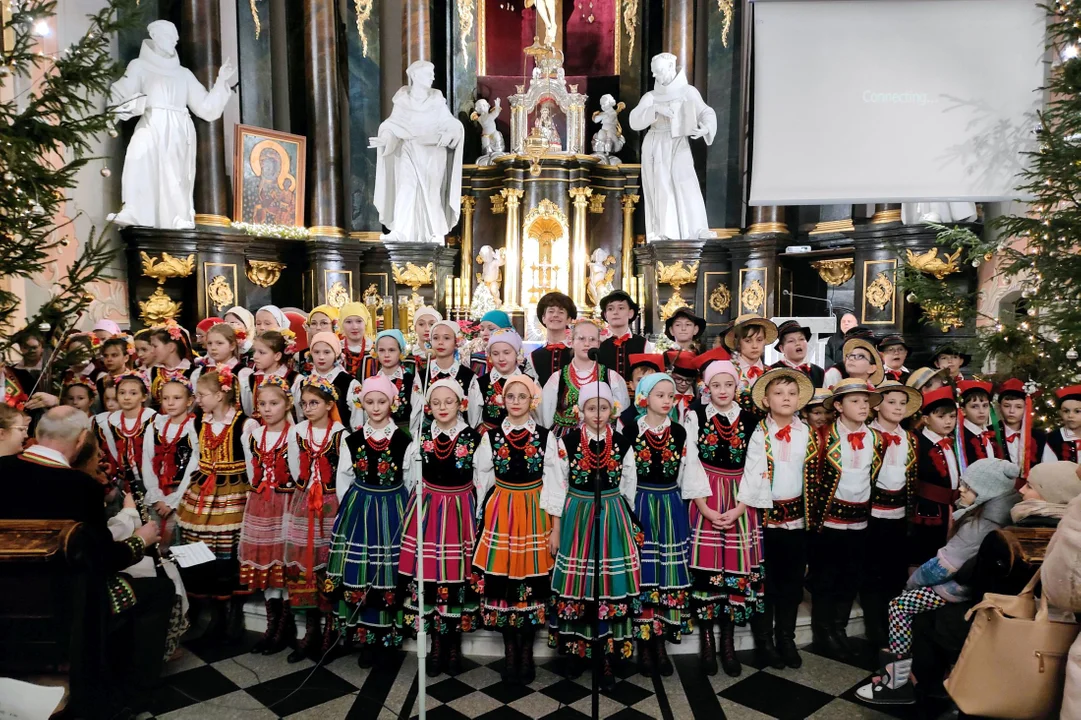 „Łukowiacy” kolędowali w kościołach (zdjęcia) Dali piękne koncerty - Zdjęcie główne