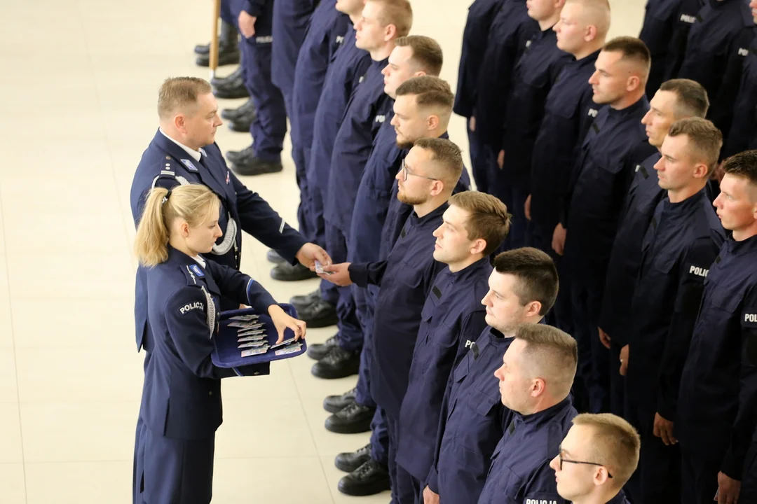 Ponad 70 nowych policjantów w lubelskich garnizonie. Złożyli już uroczyste ślubowanie