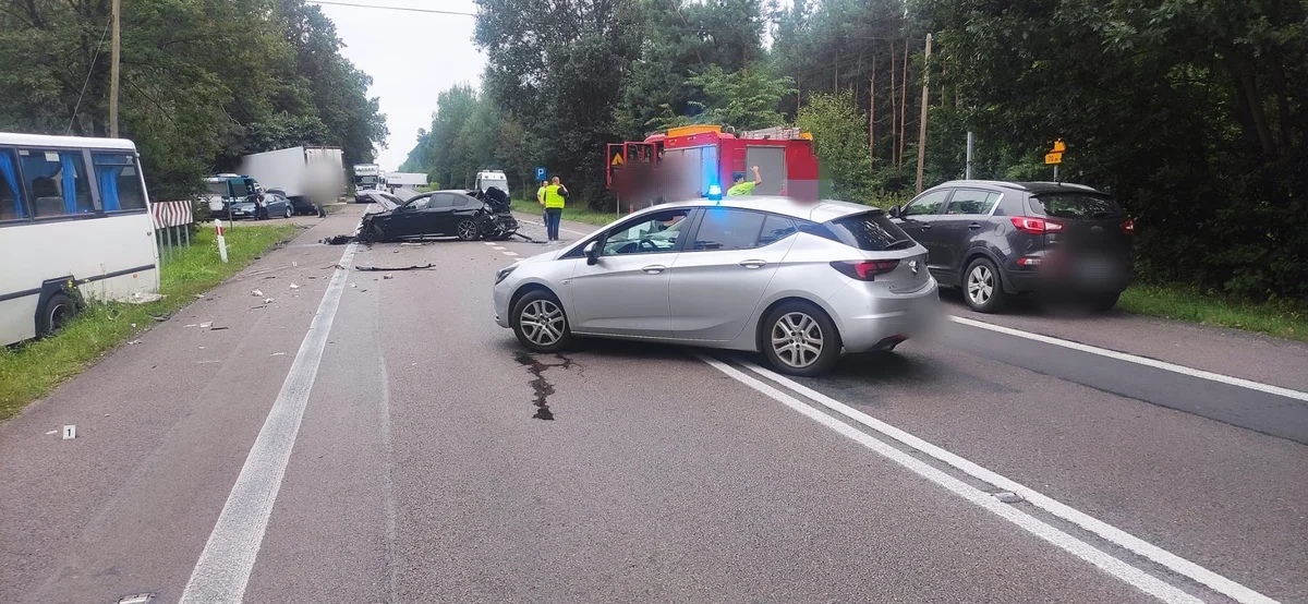 Powiat lubartowski: Pięć samochodów zderzyło się w Wandzinie. Policja podała wstępne ustalenia