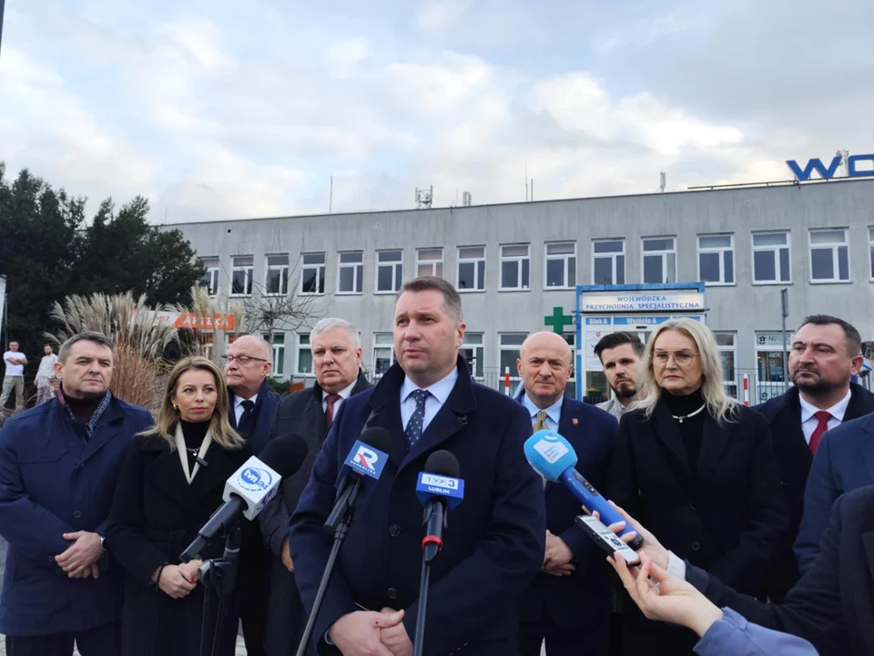 Lublin: Płatności NFZ i sytuacja w szpitalach. Przemysław Czarnek: Obraz nędzy i rozpaczy