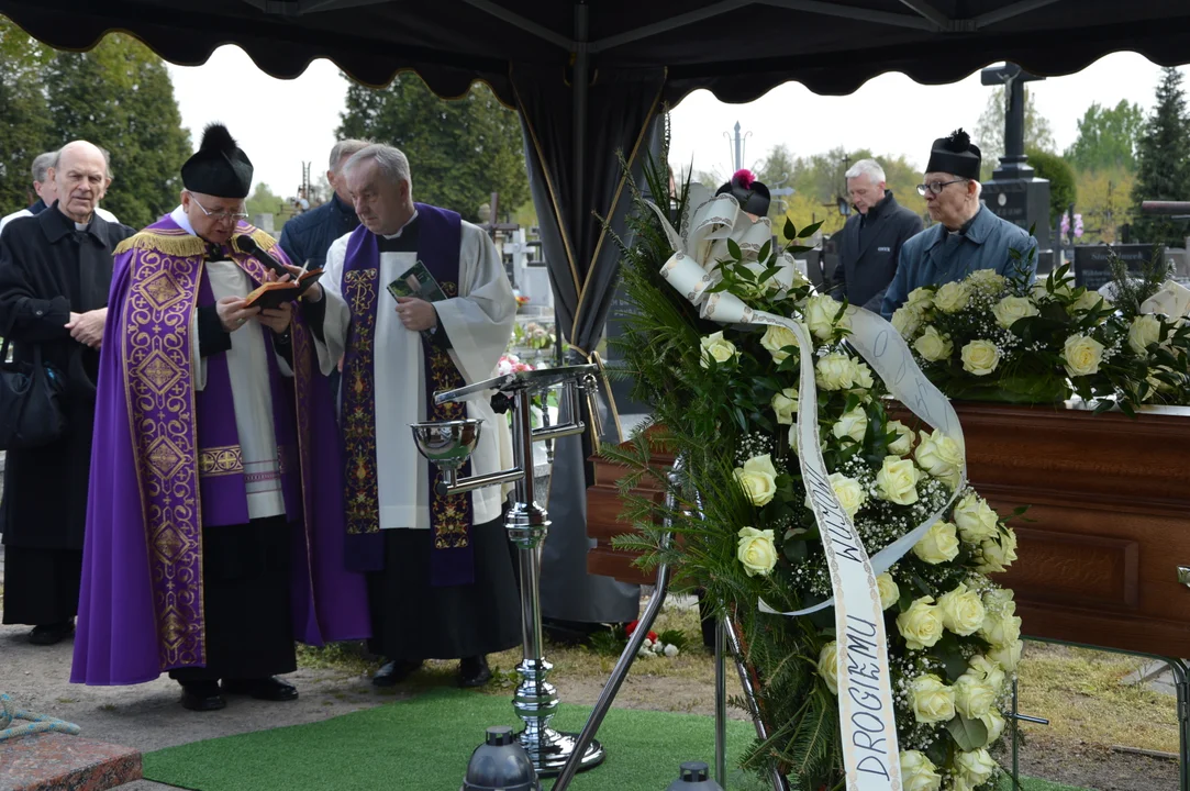 Uroczystość pogrzebowa ks. Leona Pietronia