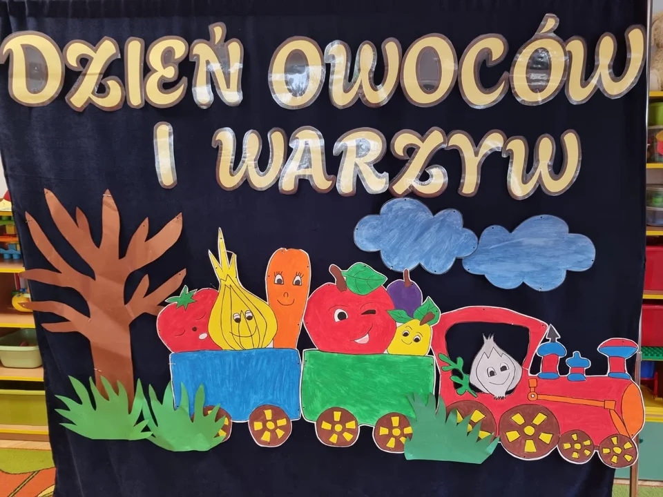 Dzień owocowo - warzywny w MP 18 w Puławach