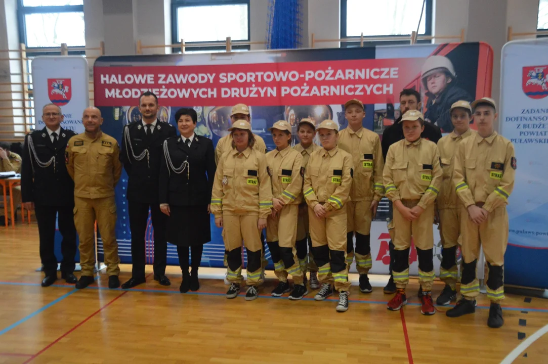 Halowe młodzieżowe zawody sportowo-pożarnicze w Górze Puławskiej