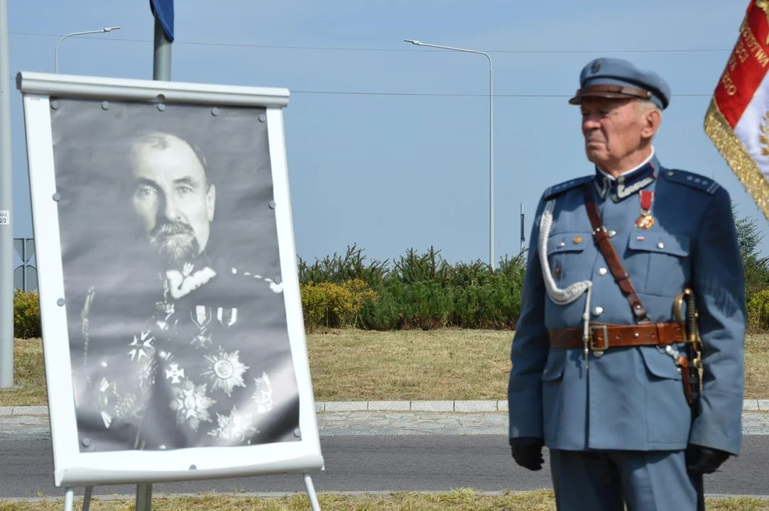 Uroczystość odsłonięcia ronda im. generała Tadeusza Rozwadowskiego w Chodlu