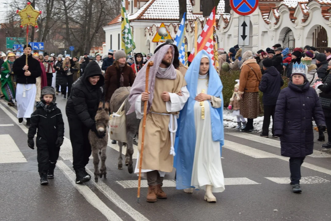 Orszak Trzech Króli w Lubartowie z żywymi osiołkami (zdjęcia) - Zdjęcie główne