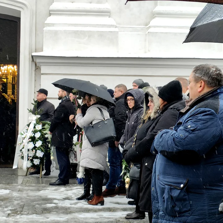 Tłumy pożegnały zamordowaną komornik z Łukowa.  Dziś w Adamowie odbył  się pogrzeb śp. Ewy Kochańskiej