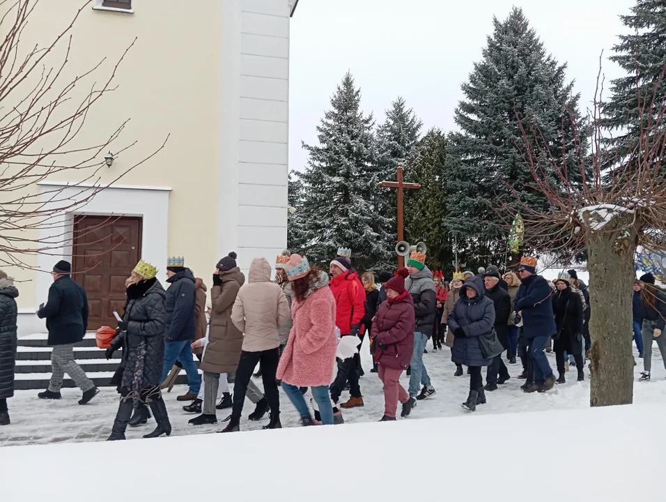 Parafianie z Wilczysk w Orszaku Trzech Króli