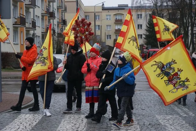 Poniatowa: Ulicami przeszedł Orszak Trzech Króli (ZDJĘCIA) - Zdjęcie główne