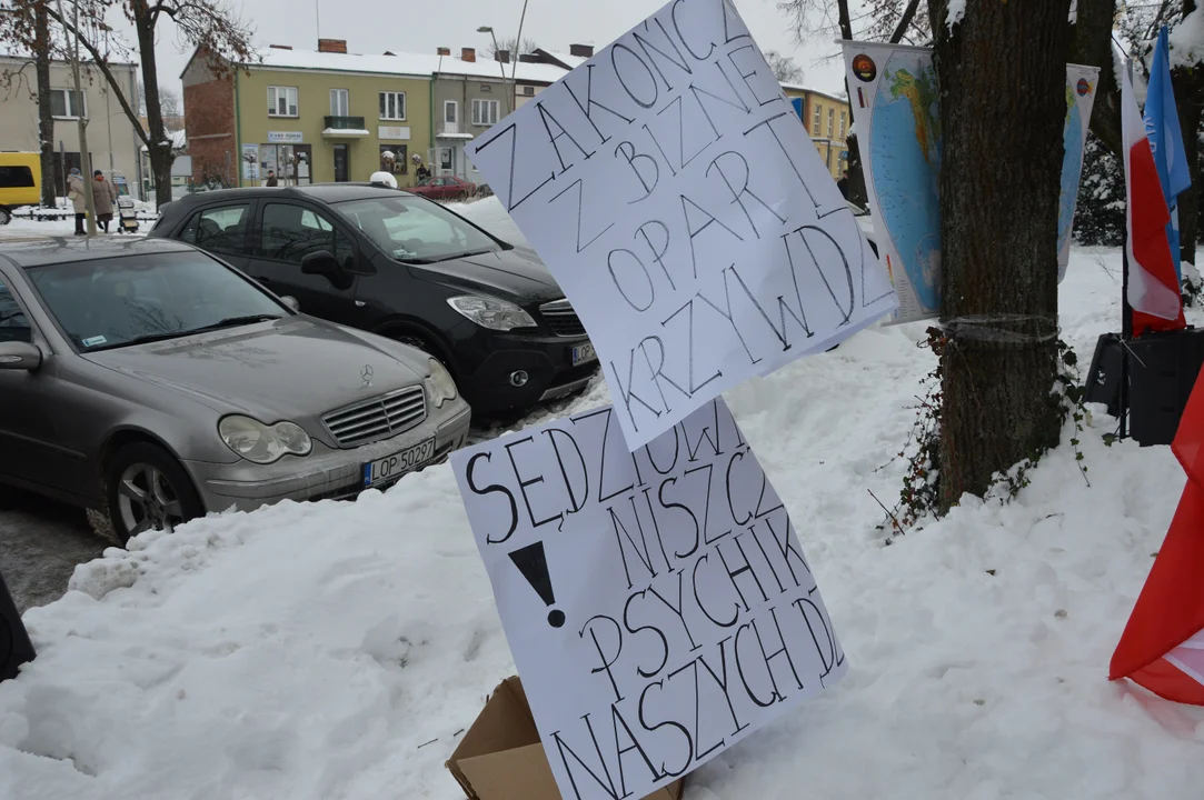 Protest przed Sądem Rejonowym w Opolu Lubelskim