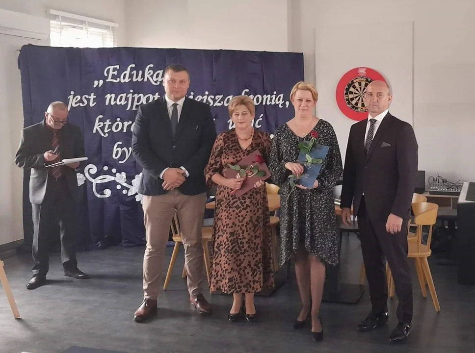 Dzień Edukacji Narodowej w gminie Krzywda. Awanse i nagrody