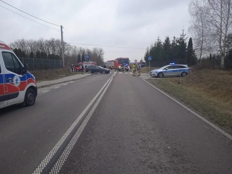Groźny wypadek w gminie Wojcieszków. Cztery osoby w szpitalu.