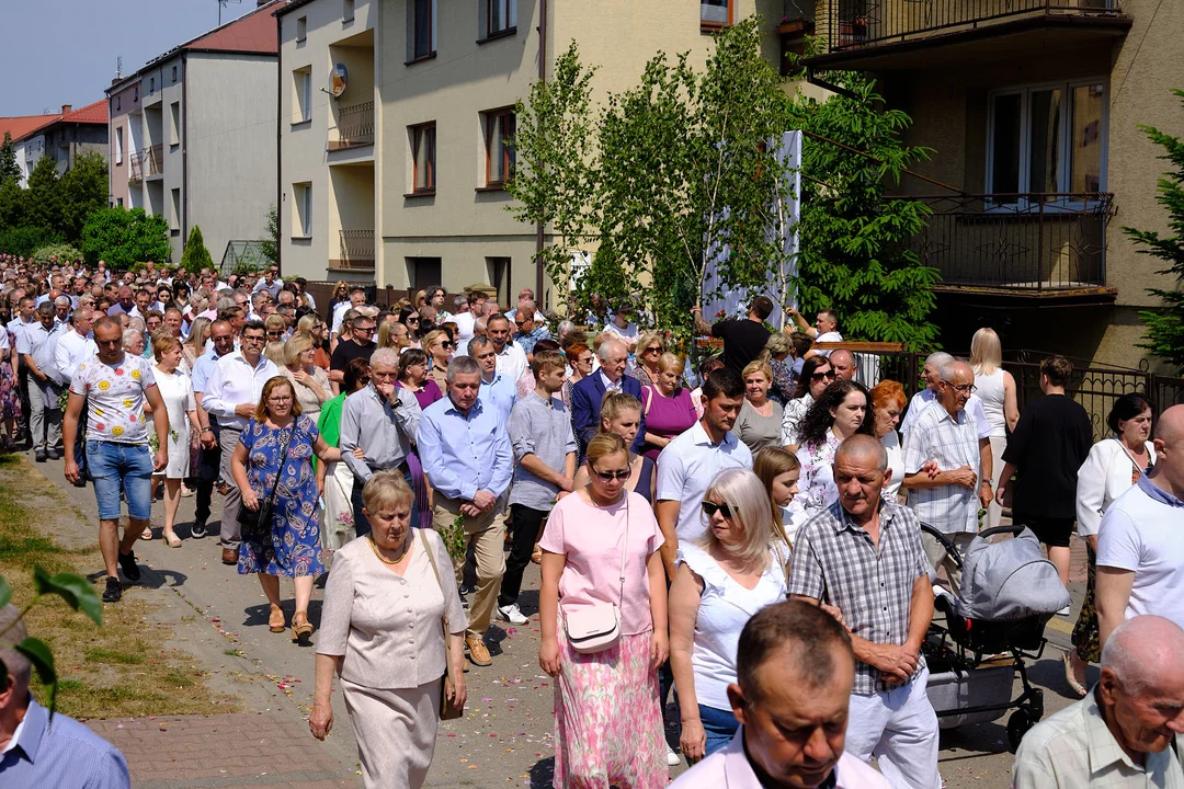 Procesja Bożego Ciała w parafii Matki Kościoła w Łukowie