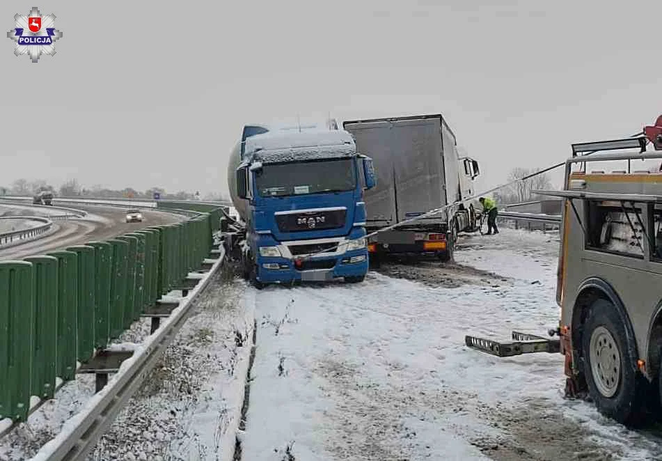 Atak zimy. Policja odnotowała już kilkadziesiąt kolizji na drogach w regionie