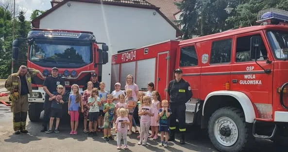 Strażacy uczą i bawią