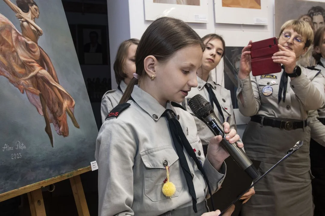 ,,Radość tworzenia" wystawa malarstwa Aliny Pięta w Muzeum Regionalnym z okazji Dnia Kobiet