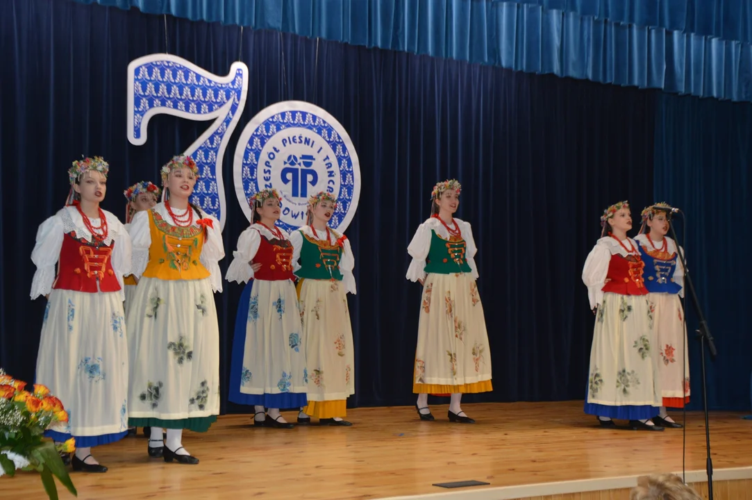 Jubileusz 70-lecia Zespołu Pieśni i Tańca "Powiśle" im. Kazimiery Walczak "Mamci"