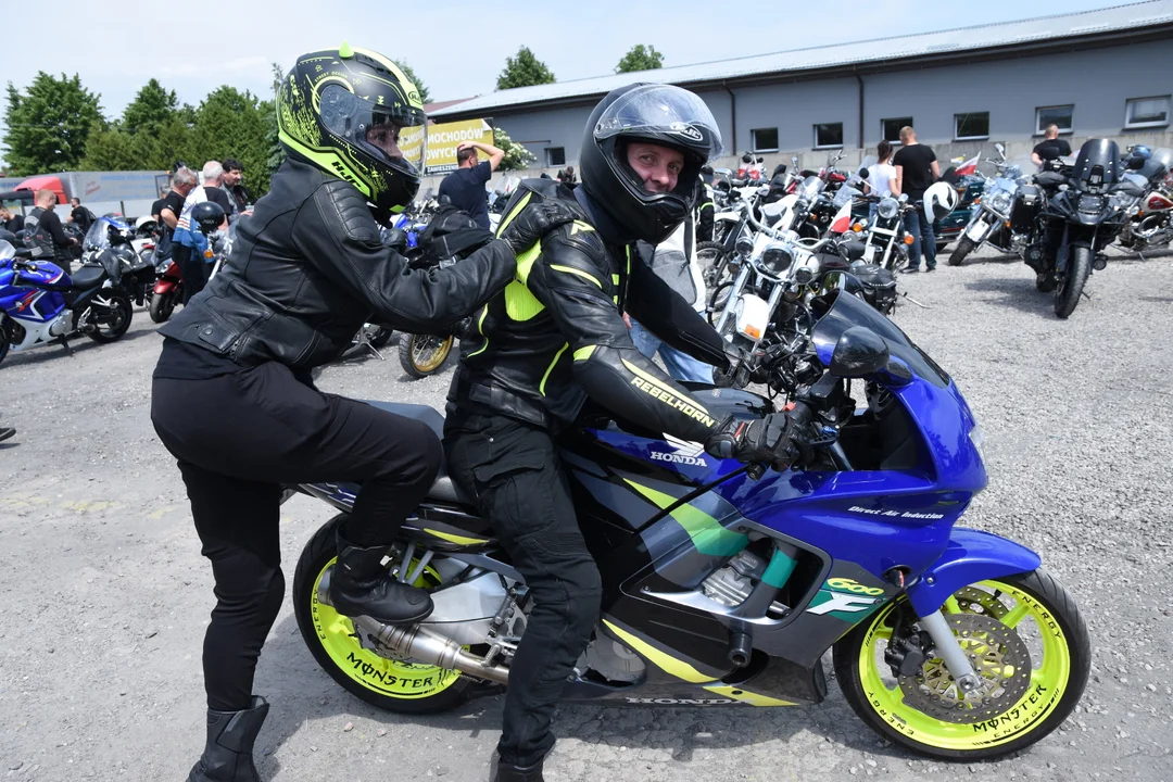 Motocykliści opanowali Łuków. Część I