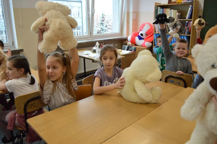 Biblioteczny Dzień Pluszowego Misia w SP3 w Lubartowie (zdjęcia) - Zdjęcie główne