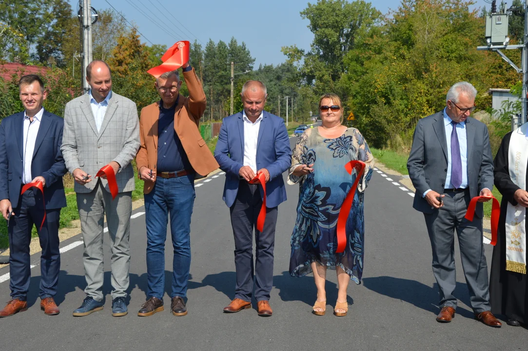 Otwarcie trzech zmodernizowanych dróg powiatowych