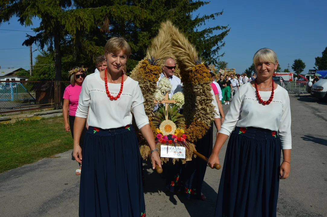 W niedzielę w Józefowie nad Wisłą odbyły się Dożynki Gminne