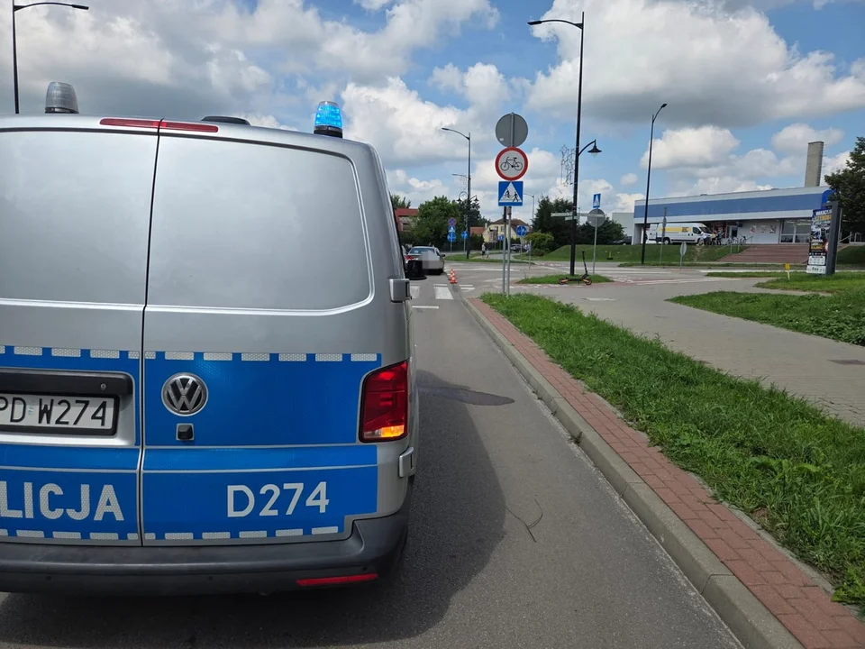 Lubelskie: Hulajnoga zderzyła się z osobówką. Jedna osoba w szpitalu