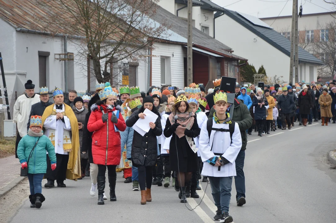 Orszak Trzech Króli przeszedł ulicami Chodla