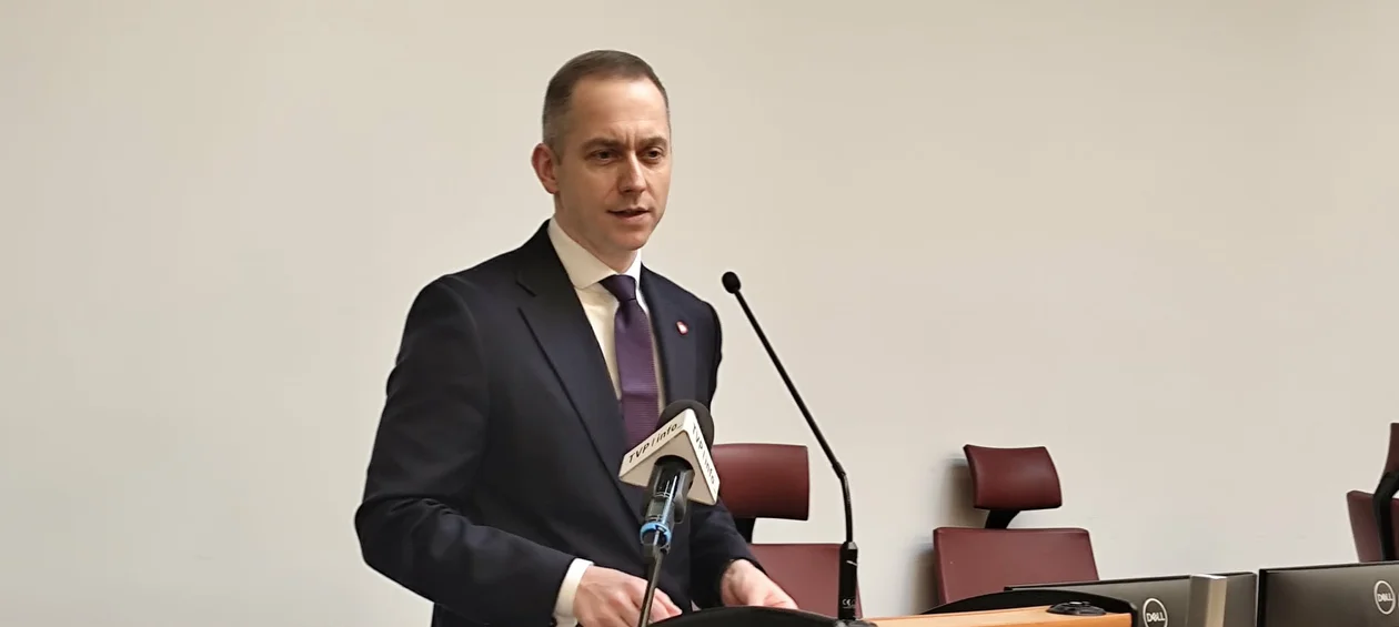 "Jedyna tego typu sala operacyjna w kraju" i więcej łóżek. Oddział Neurochirurgii w Szpitalu Wojskowym na nowo