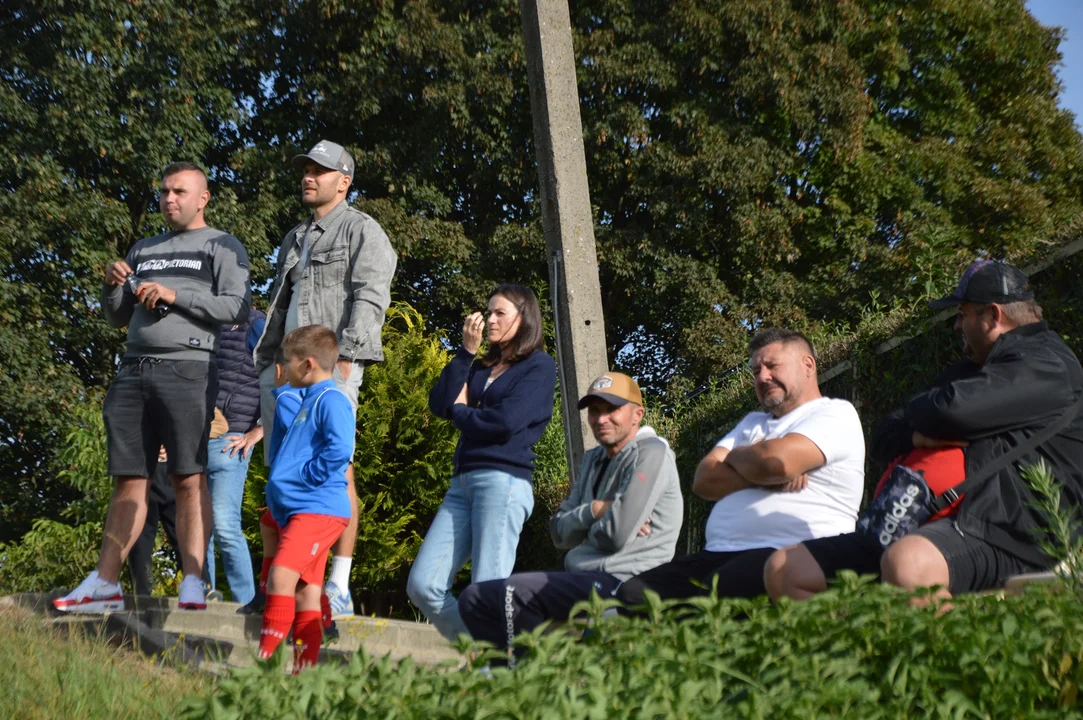 Kibice na meczu KKS Orły II Kazimierz - Stacja Nałęczów (zdjęcia)