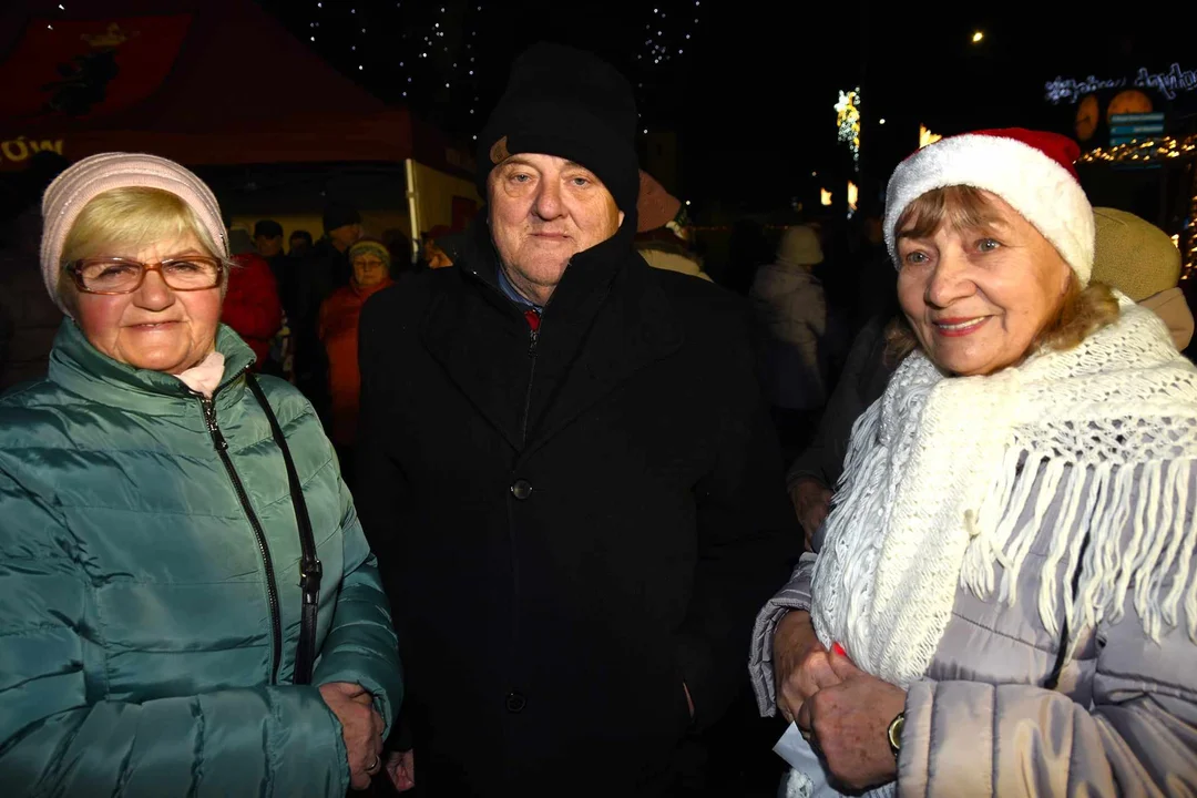 Wigilia w Łukowie: Światełko betlejemskie zapłonęło na Placu Solidarności i Wolności [ZDJĘCIA] - Zdjęcie główne