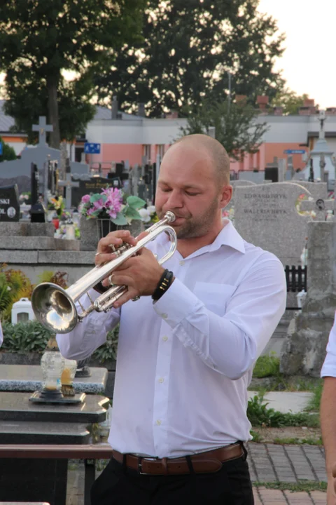 Nagrobek byłego burmistrza Łukowa Andrzeja Śledzia oficjalnie odsłonięty