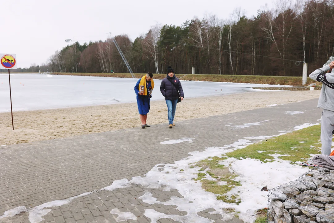 Morsowanie nad Zalewem Zimna Woda podczas WOŚP