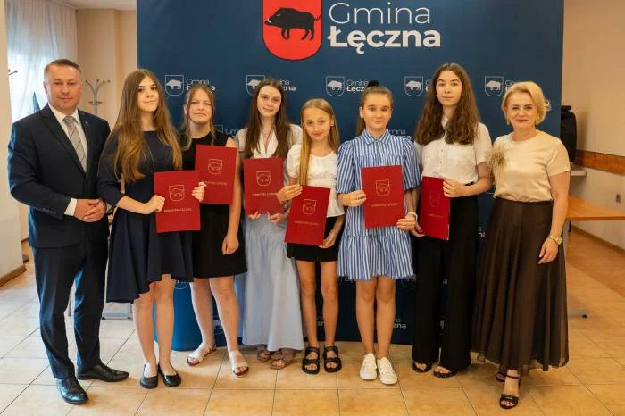 Nagrody burmistrza Łęcznej dla najzdolniejszych uczniów przyznane - Zdjęcie główne