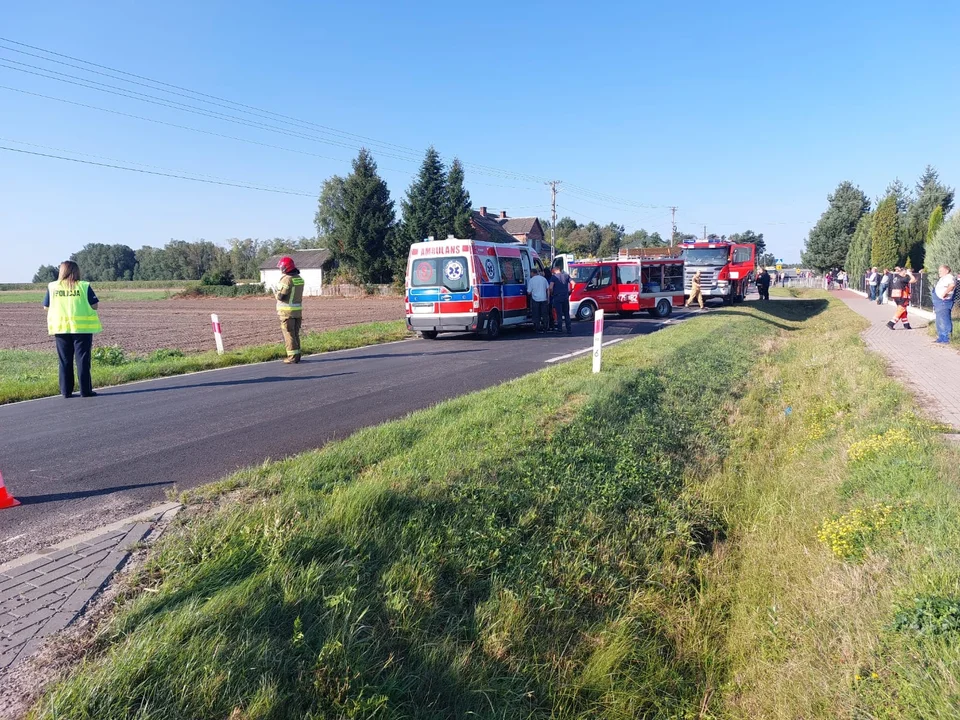 Wypadek w Wandowie. Kierowca Audi uderzył w Opla