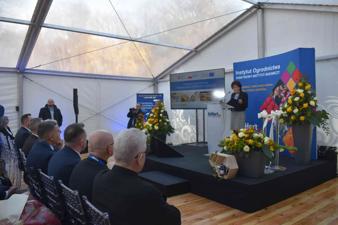 Otwarcie laboratorium badania jakości produktów pszczelich w Puławach