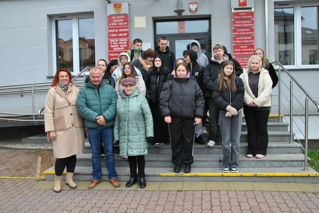 Opole Lubelskie: Sprzątanie cmentarza