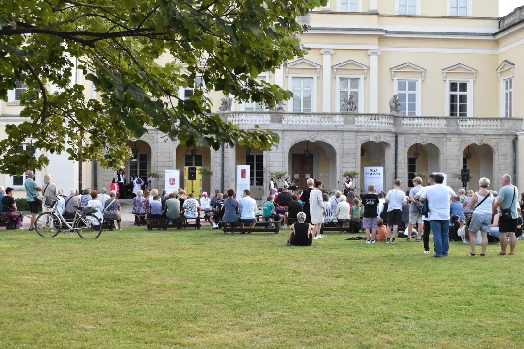 Za nami 3 dzień Międzynarodowego Festiwalu Folklorystycznego. Zobacz fotorelację prosto ze Skweru Niepodległości